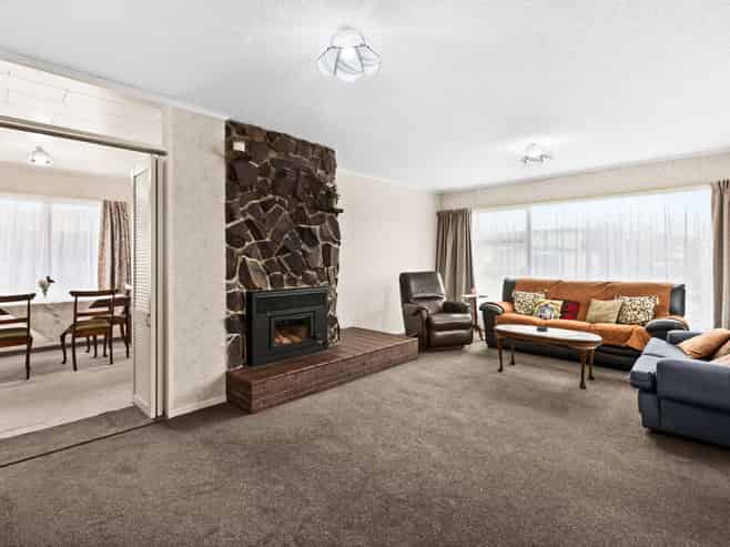2 Banff Place, Tamatea