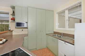 12 Ogle Crescent, Kamo