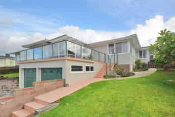 12 Ogle Crescent, Kamo