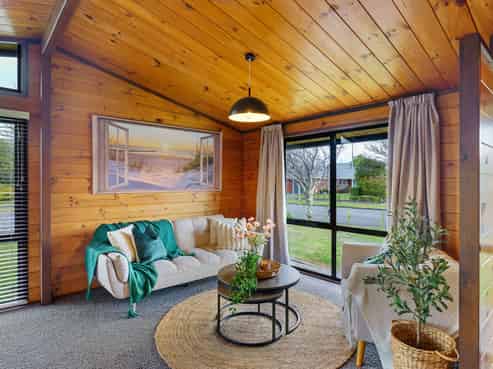 21 Awanui Drive, Waikanae