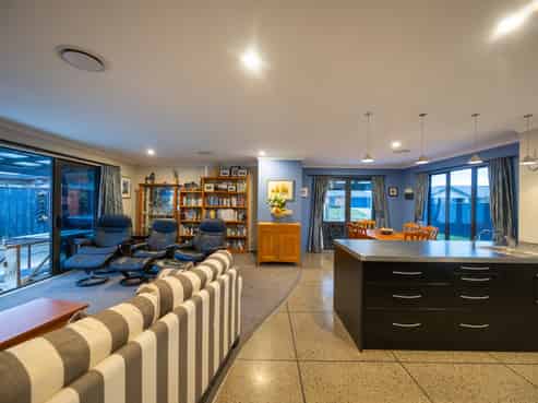 77 Meridian Grove, Kelvin Grove
