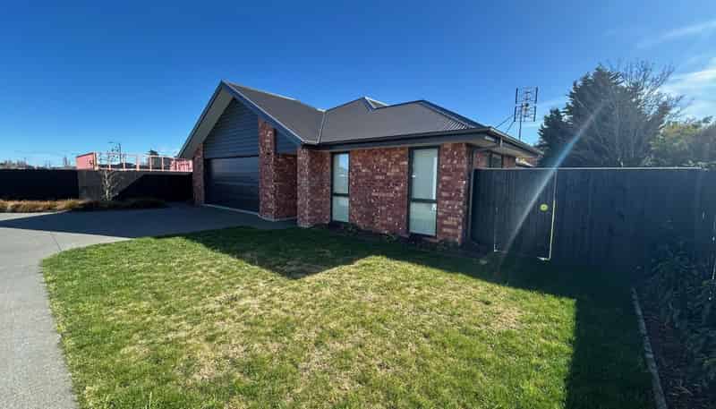 27 Collisson St, Leeston