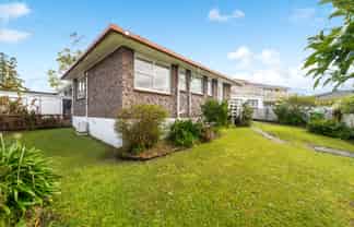 2/27 Spence Road, Henderson