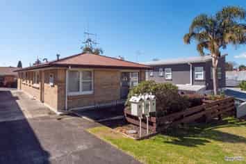 63A Sixth Avenue, Avenues