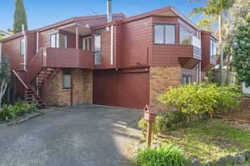 2/8 Antrim Grove, Bayview