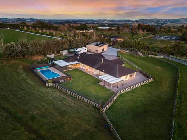 13 Hill Top Road East, Pukekohe