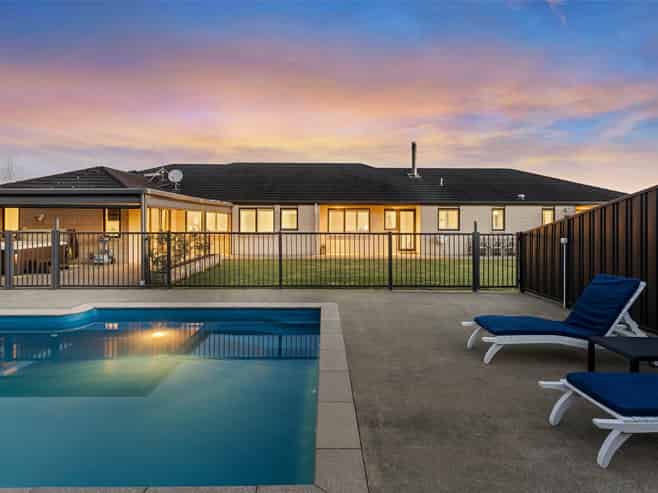 13 Hill Top Road East, Pukekohe