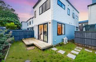 5E Beach Road, Te Atatu Peninsula