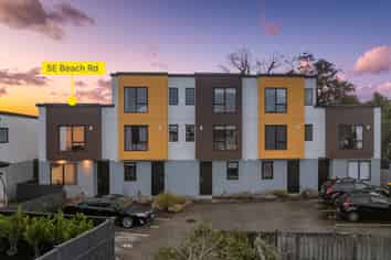 5E Beach Road, Te Atatu Peninsula