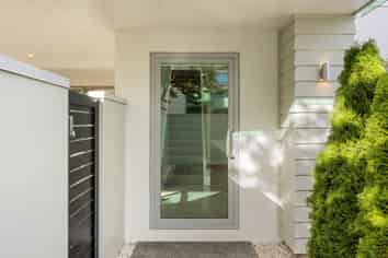 896A River Road, Queenwood