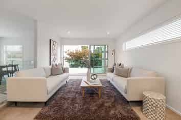 896A River Road, Queenwood