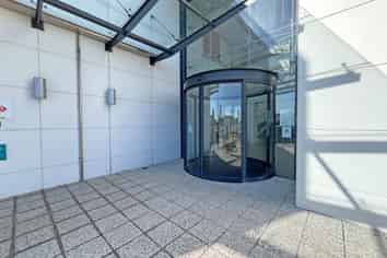 MODERN GROUND FLOOR OFFICE

