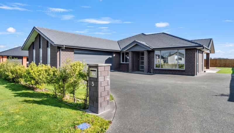 5 Hydrangea Lane, Milson