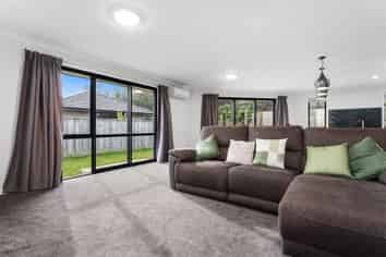 35 Shaw Road, Coastlands