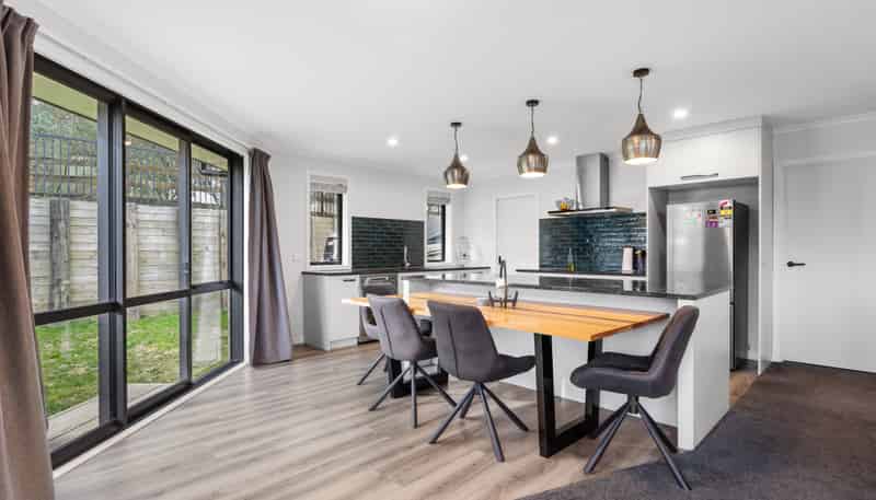 35 Shaw Road, Coastlands