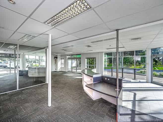 PRIME ALBANY CORNER UNIT + FIVE PARKS
