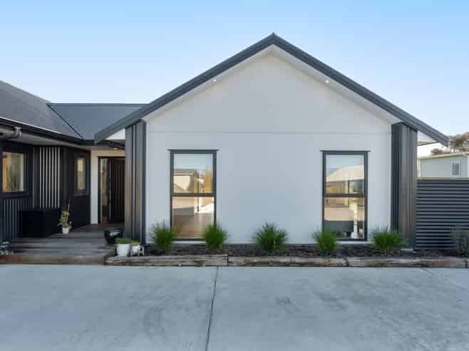 17C Madison Street, Carterton