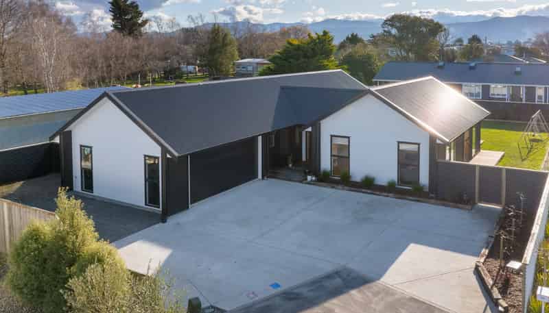 17C Madison Street, Carterton