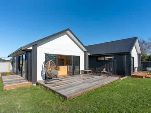 17C Madison Street, Carterton