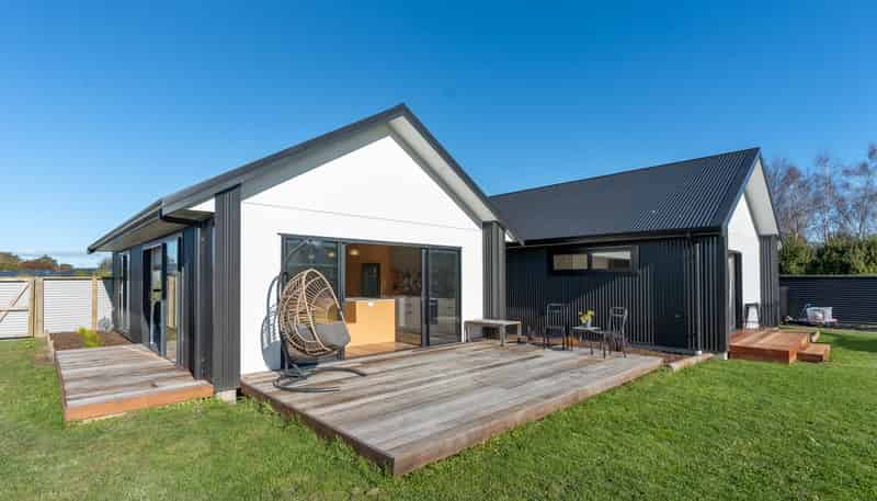 17C Madison Street, Carterton