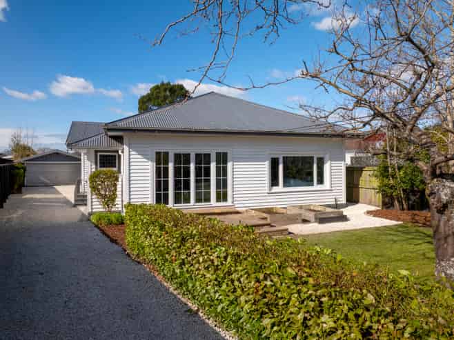 12 Francis Avenue, Saint Albans