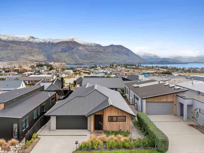 7 Landsborough Lane, Wanaka