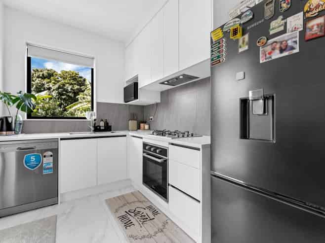 2F Fields Road, Manurewa