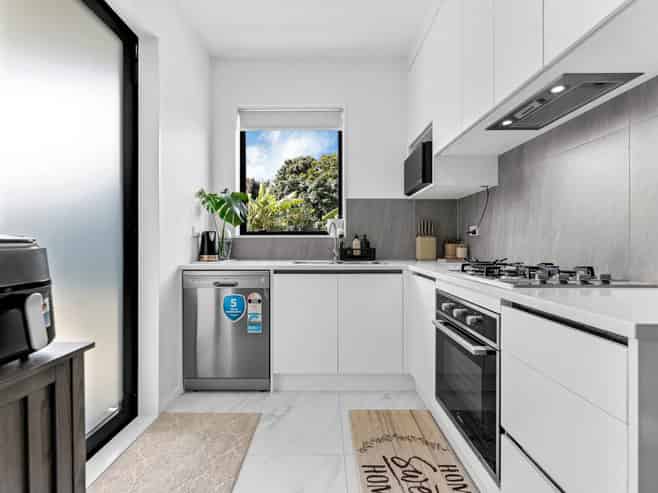 2F Fields Road, Manurewa