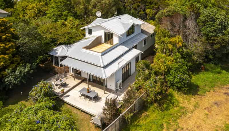 386 Upper Harbour Drive, Greenhithe