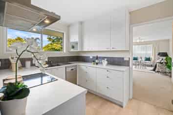 2/27A Eastern Beach Road, Eastern Beach