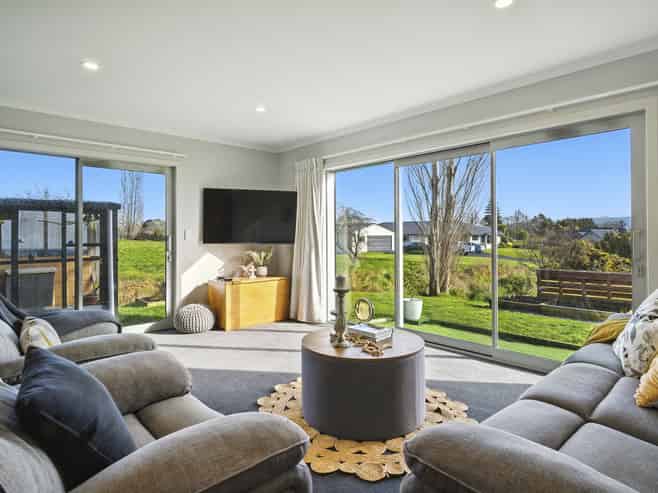 34 Elizabeth Avenue, East Taieri