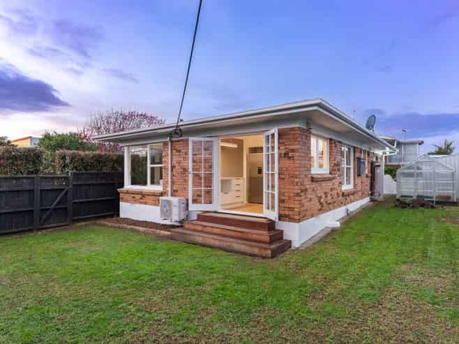 1/31 Taharoto Road, Takapuna