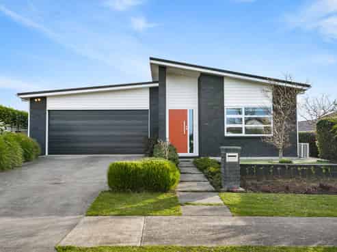 6 Orchard Terrace, Riverhead