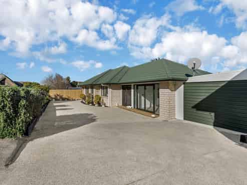 44A Evans Road, Weymouth