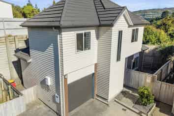 8/16 Black Rock Road, Newlands