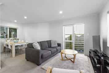 8/16 Black Rock Road, Newlands