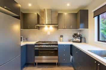 20B Dart Place, Fernhill/Sunshine Bay