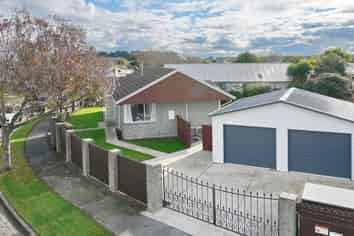 4 Daytona Place, Parklands