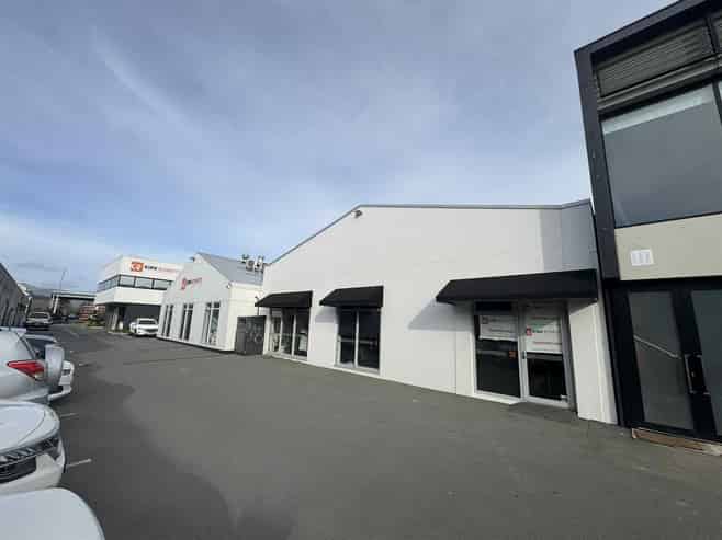 CBD Fringe Office With Ample Parking