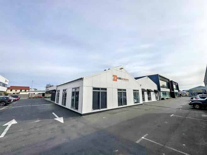 CBD Fringe Office With Ample Parking