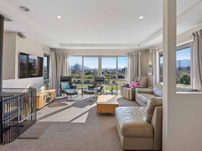 1 Harris Place, Luggate