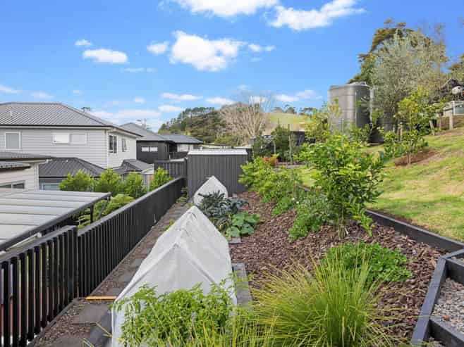 16 Pukemarino Road, Waimauku
