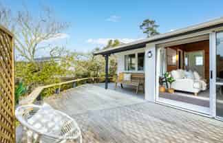 54 Mera Road, Algies Bay