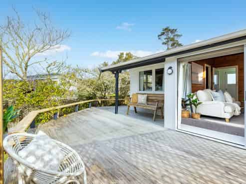 54 Mera Road, Algies Bay