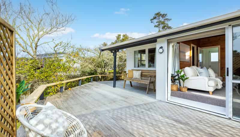 54 Mera Road, Algies Bay