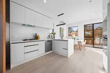 13D Blanche Way, Half Moon Bay