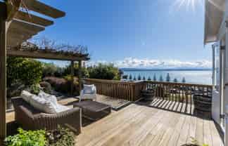14 Bay View Road, Bluff Hill