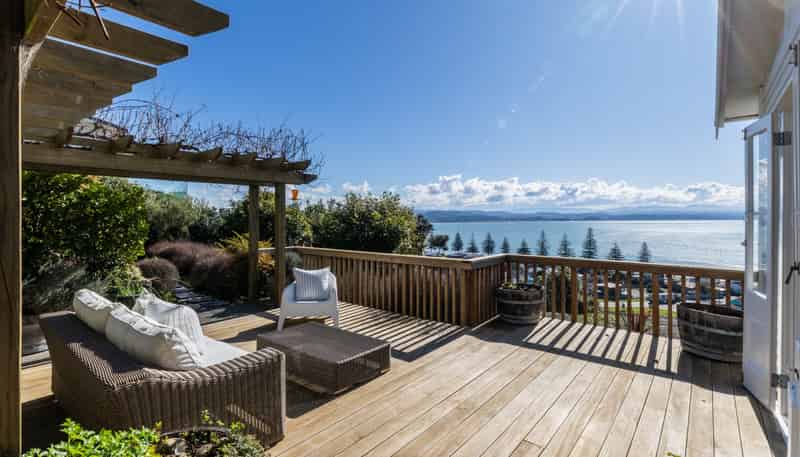14 Bay View Road, Bluff Hill