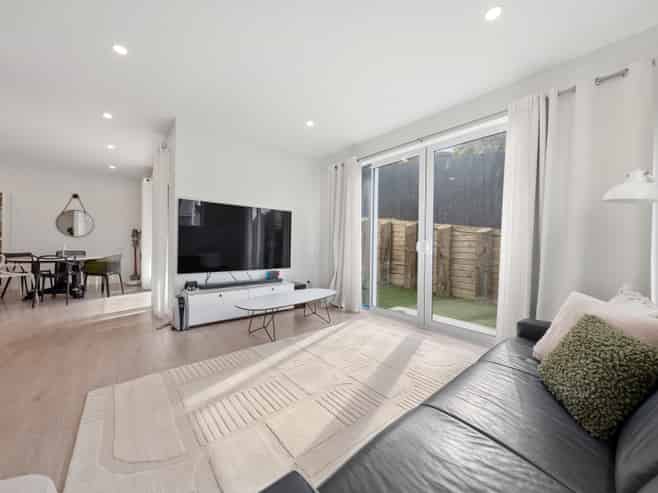 30D Becroft Drive, Forrest Hill