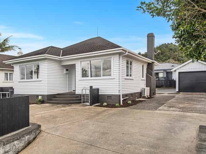 296 Western Hills Drive, Avenues